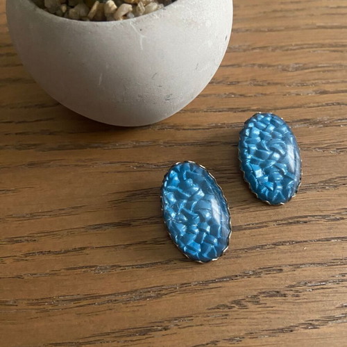Set of 2 vintage clip-on earrings like new, blue and gold