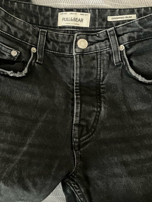 Pull and Bear cropped jeans like new, size 31, black and grey
