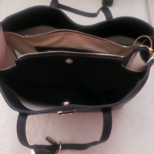 Guess women's black shoulder bag like new