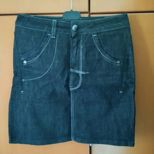 Linea Tesini women's denim skirt size 34 like new, dark blue