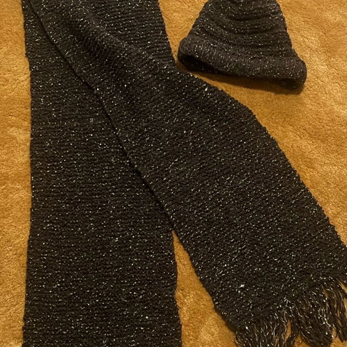 Handmade hat and scarf set like new, brown with lurex