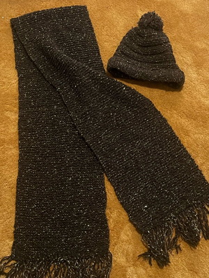 Χειροποίητο σετ σκούφου και κασκόλ καφέ σαν καινούργιο με λούρεξ