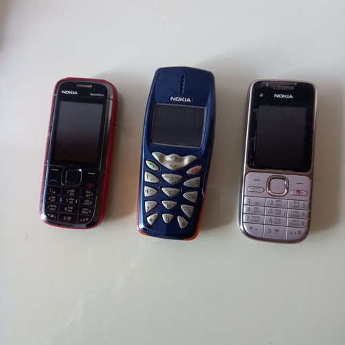 Nokia mobile phones used, pack of 3, old technology