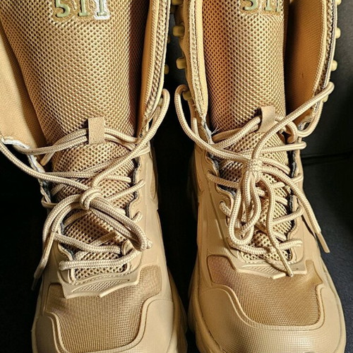 Hunting boots new, sand color, size 39, for fishing and camping