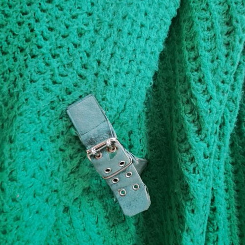 Women's knitted sweater used, green, thick knit with wear