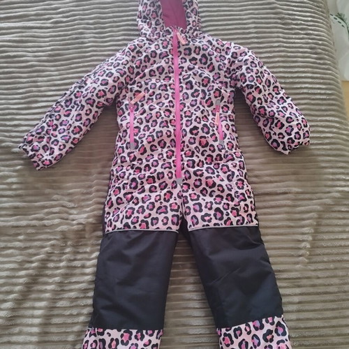 Sinsay Snow Suit 128 cm like new with hood and black gloves