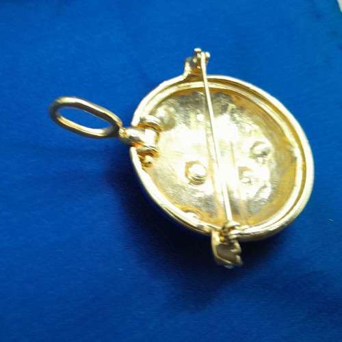 Enamel and zirconia pin like new, 90s pendant style