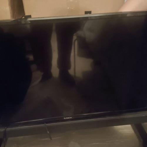 Turbo X 32-inch TV used with wall mount