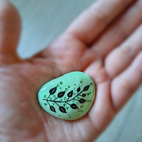 Handpainted decorative painted pebble magnet, new