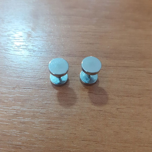 Earrings type tapers like new, silver steel