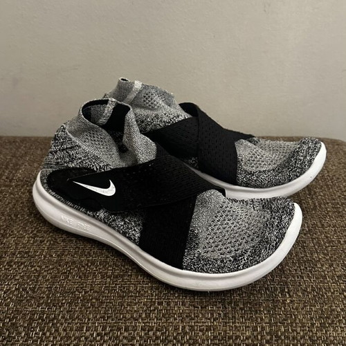 Nike athletic shoes like new, size 38, black and grey