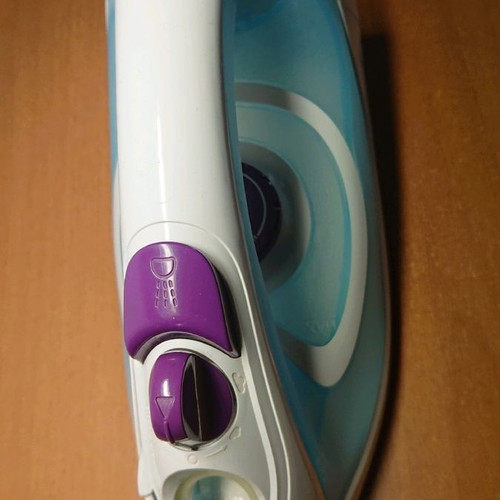 Philips GC1905 iron used with steam function