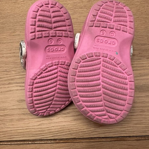 Crocs C6 sandals used, pink