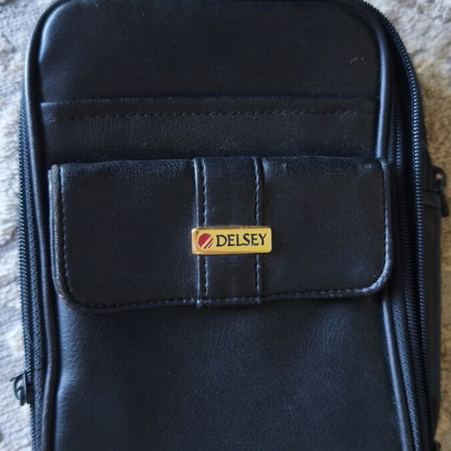 Delsey leather bag like new, black handheld