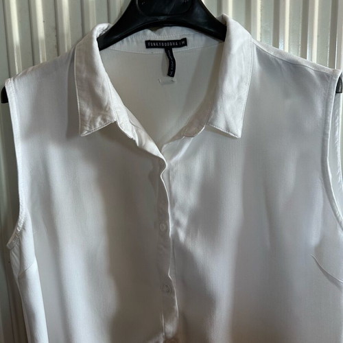 Funky Buddha sleeveless short shirt size M white like new