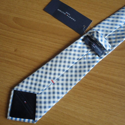 Tommy Hilfiger tie new, 100% silk, white and blue