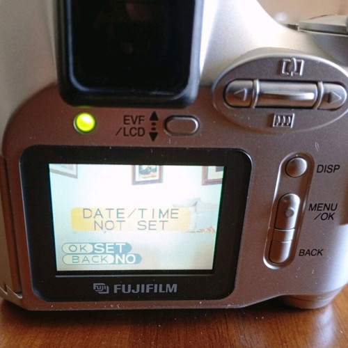 Fujifilm Finepix 2800 Zoom digital camera like new