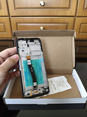 Samsung A22 5G screen used, cracked, functional