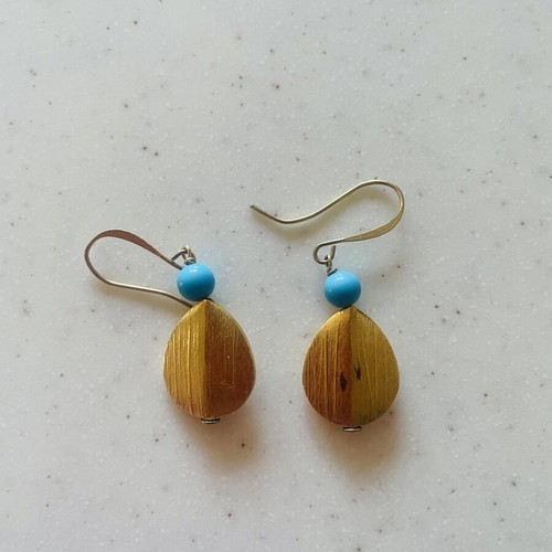 Loisir earrings used, turquoise and gold color