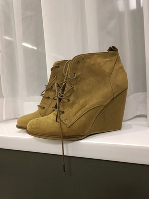 BERSHKA 41 НОВИ  велурени БОТИ