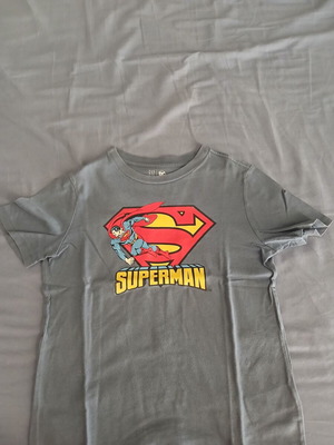 Gap T-shirts size 6-7, pack of 2, short sleeve