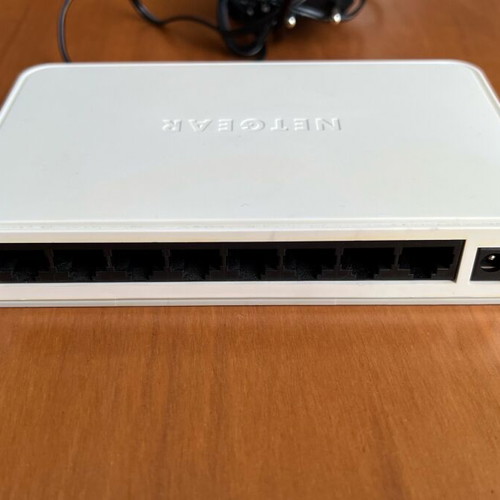 Netgear GS208 8-port gigabit switch lightly used