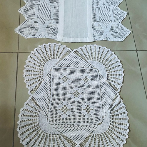 Handmade embroidery set of 2 like new