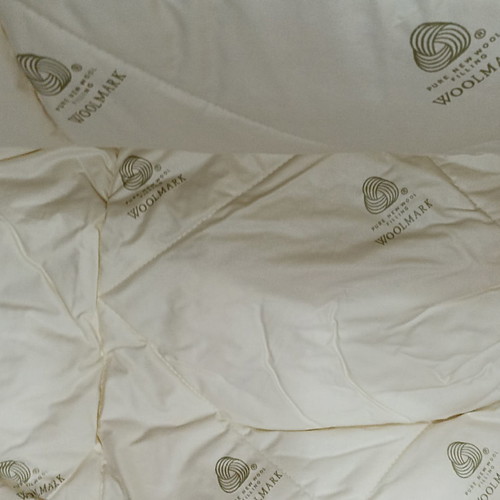 Wool quilt new with 233 thread count percale fabric 1.60×2.20