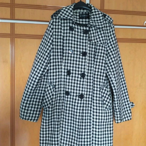 Checked coat used in white and black, size L