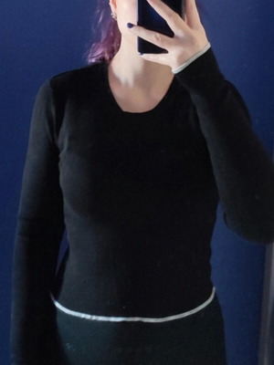Pull & Bear black knitted top like new with white detail, size L