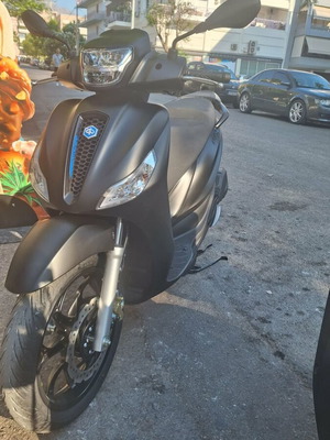 Piaggio Medley 200s σκούτερ μεταχειρισμένο με γνήσια ζελατίνα