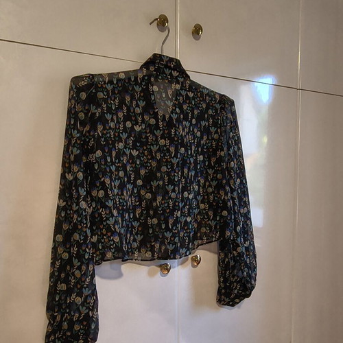 Zara cropped shirt with subtle floral pattern and chest gathers