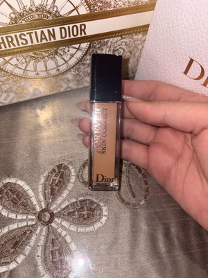Dior concealer new in shade 4N