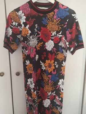 Zara dress medium, like new, colorful floral print