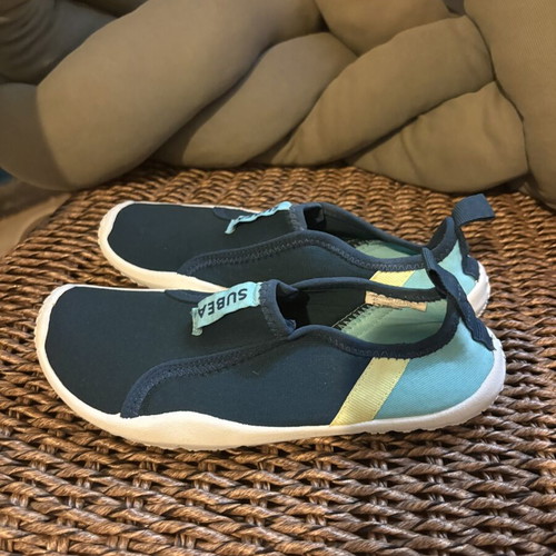 Subea Aquashoes 120 Blue Multicolor Size 33-34 Like New
