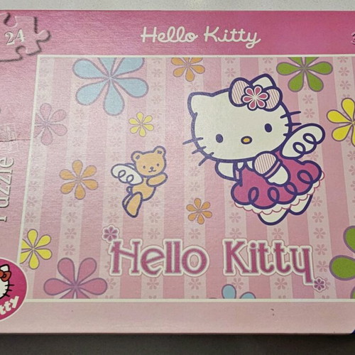 Hello Kitty Ravensburger puzzle 24 pieces like new