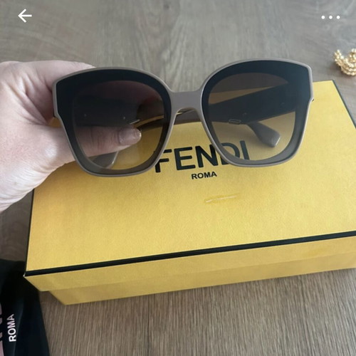 Fendi sunglasses beige old money style