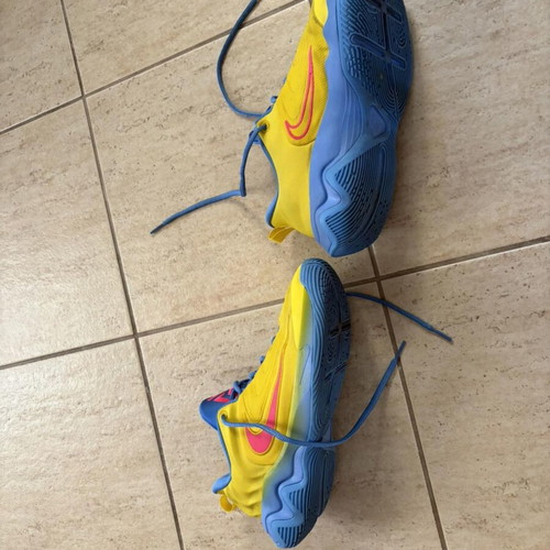 Nike Giannis Importable 4 sneakers, size 40, blue and yellow