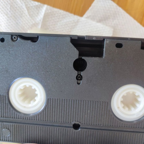 VHS Video Tape Arpaktika tis Fysis Tigris like new, dubbed documentary
