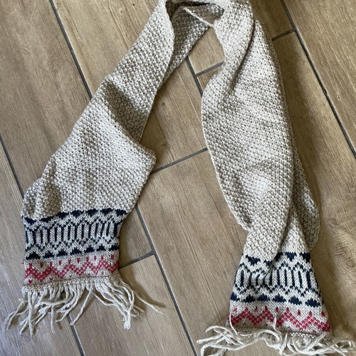 Scarves pack of 2 like new, black and grey