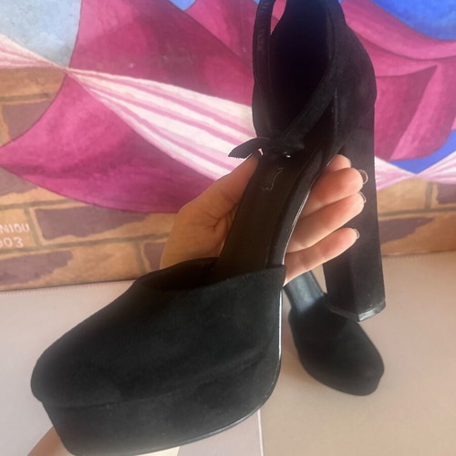 Voi&Noi black suede platform heels size 41 like new with chunky heel