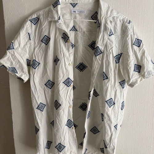 Zara short-sleeve shirt with embroidery like new, white and blue, size M