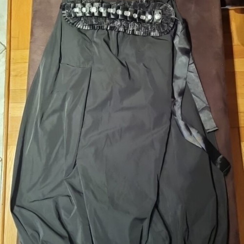 Ysatis black skirt like new with belt no 1