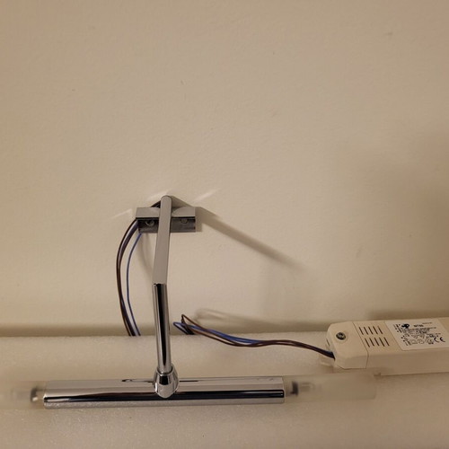 Modern bathroom light fixture like new