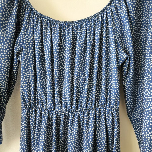 Summer dress blue off-shoulder with tie, one size, like new