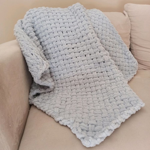 Handmade knitted blanket new in custom sizes and colors