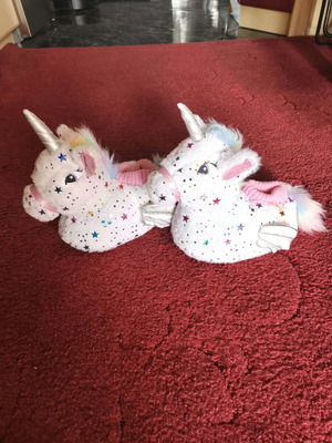 Unicorn slippers for girls size 33 like new