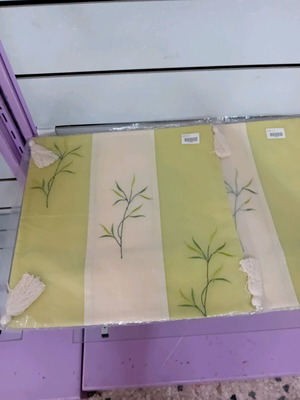 Set of 4 pillowcases new, green-cream with Clara decor
