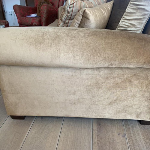Sofas like new, set of 2 with wooden legs and removable cushions