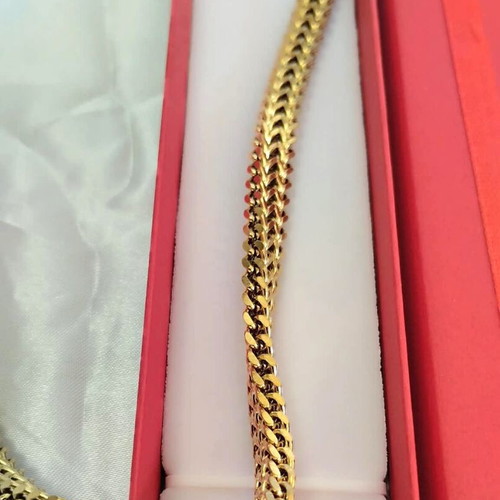 Gold Stainless Steel Choker Necklace new with heavy solid chain